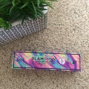 glam glow daily conditioning cleanser
